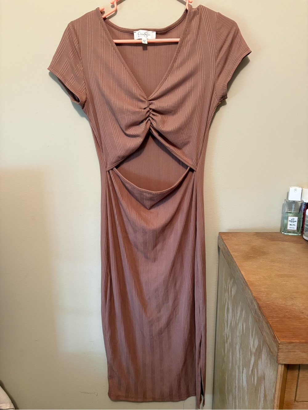 Jessica Simpson Ribbed Cutout Midi Dress in Mauve Brown